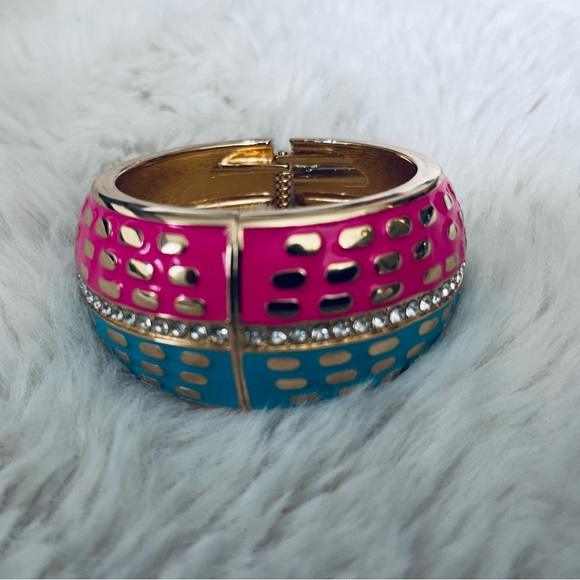 Color block gold colored cuff bracelet - Picture 7 of 12